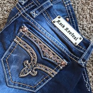 Mid rise curvy boot cut light weight Rocks